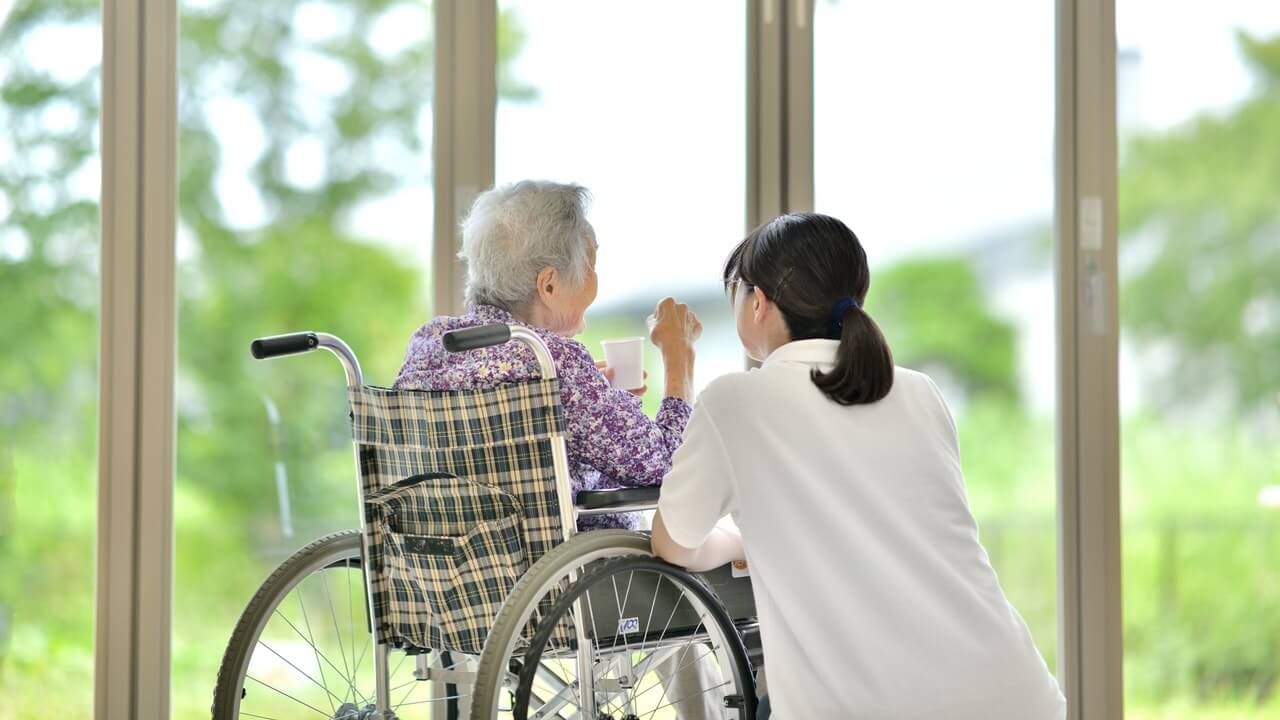訪問看護ステーションの訪問スケジュール×記録基盤を統合し、看護師1人あたりの訪問件数を月20件増加