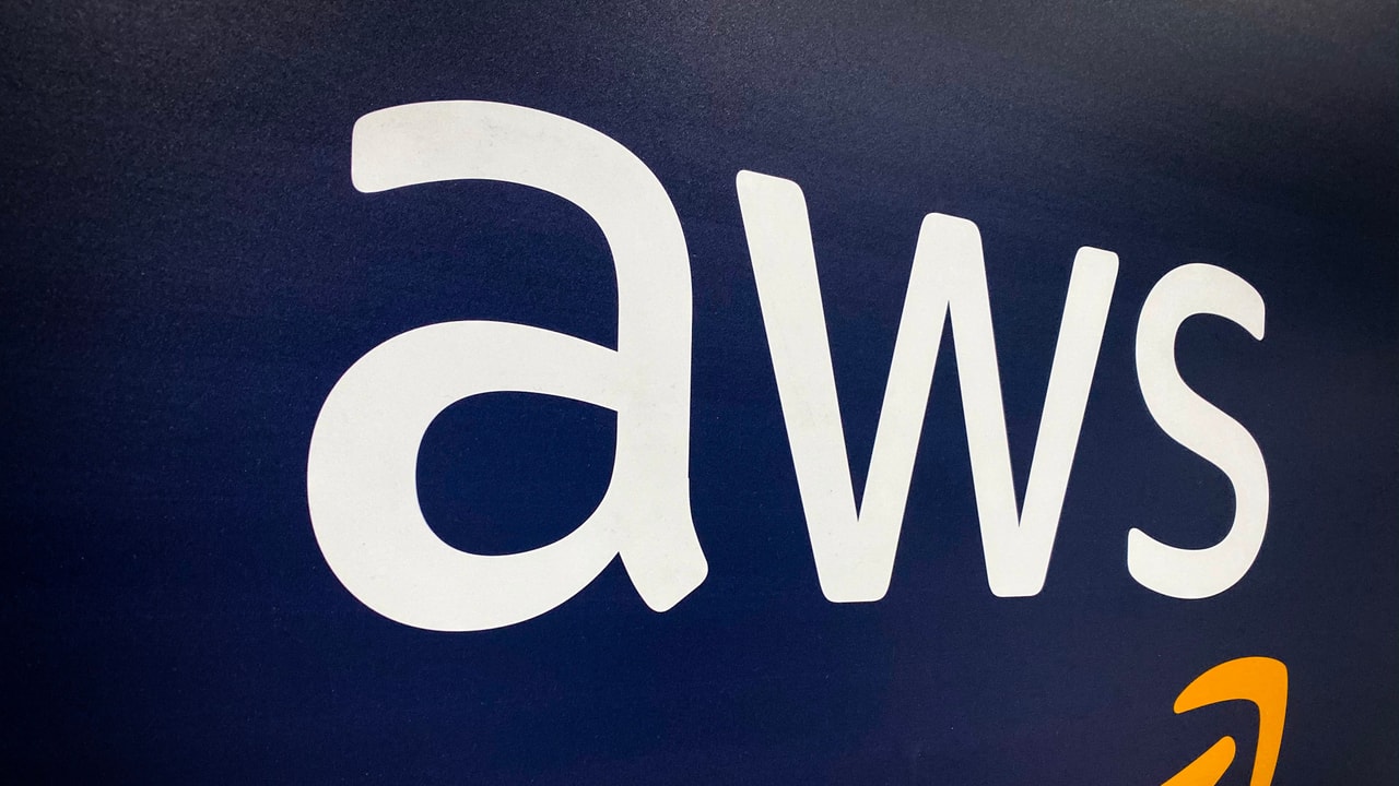 AWS Bedrockで最初にLLMを呼び出すまでに詰まったところ全部書く